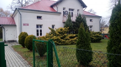 - budynek_starego_przedszkola.jpg Obraz na stronie budynek_starego_przedszkola.jpg